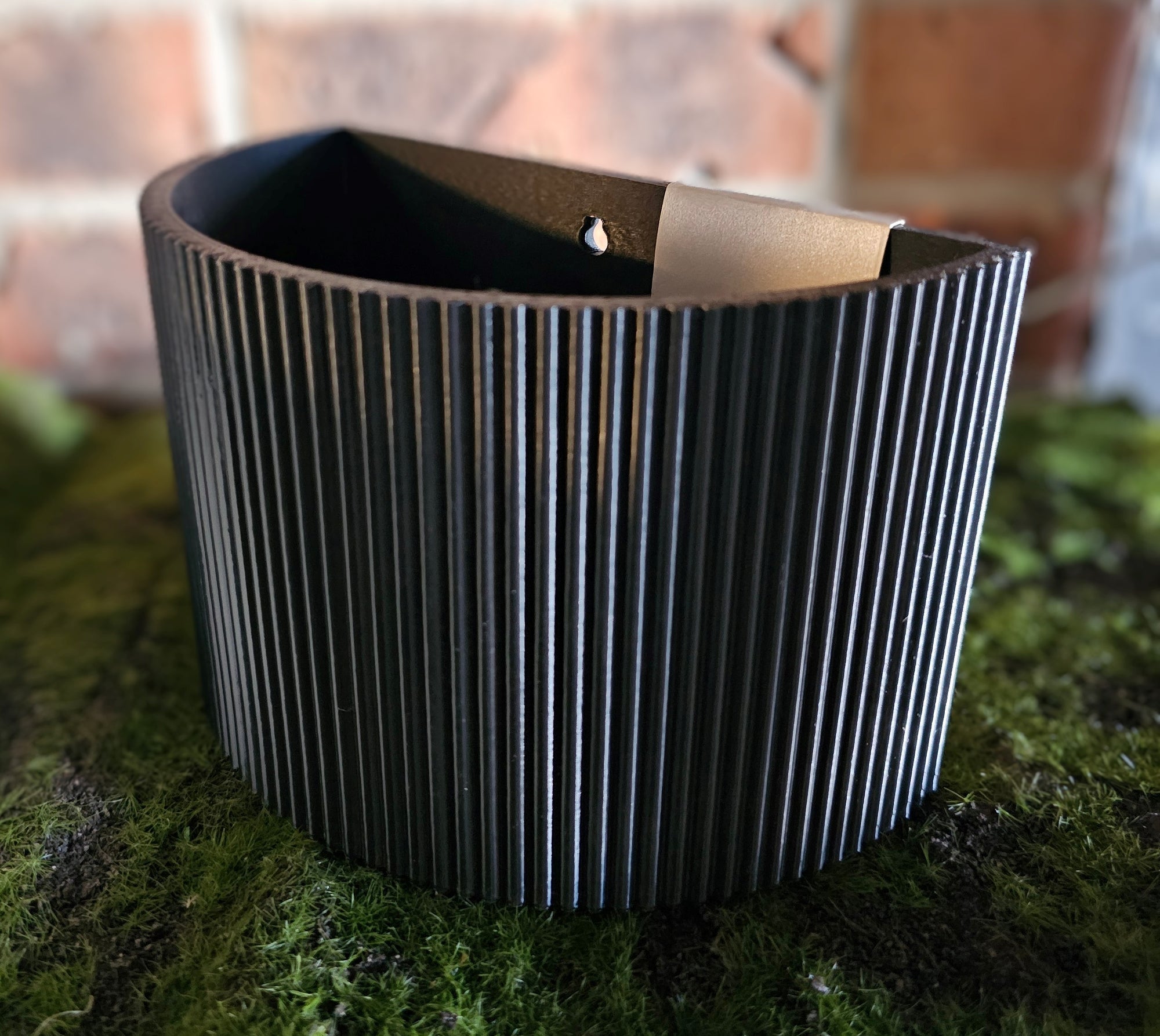 Rosebud Ribbed Wall Planter Black, Large